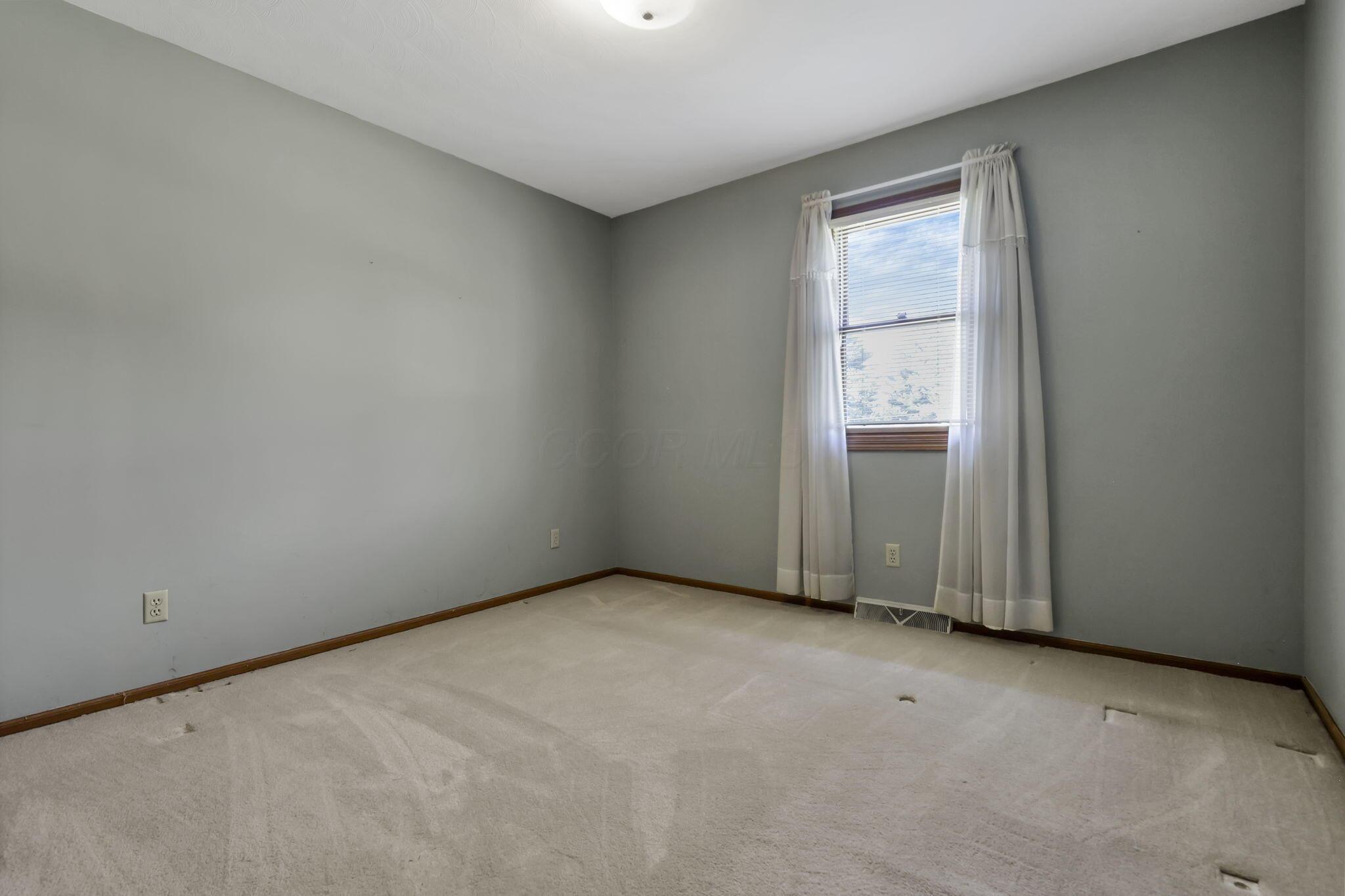 2085 Pierre Drive, Zanesville, Ohio image 37