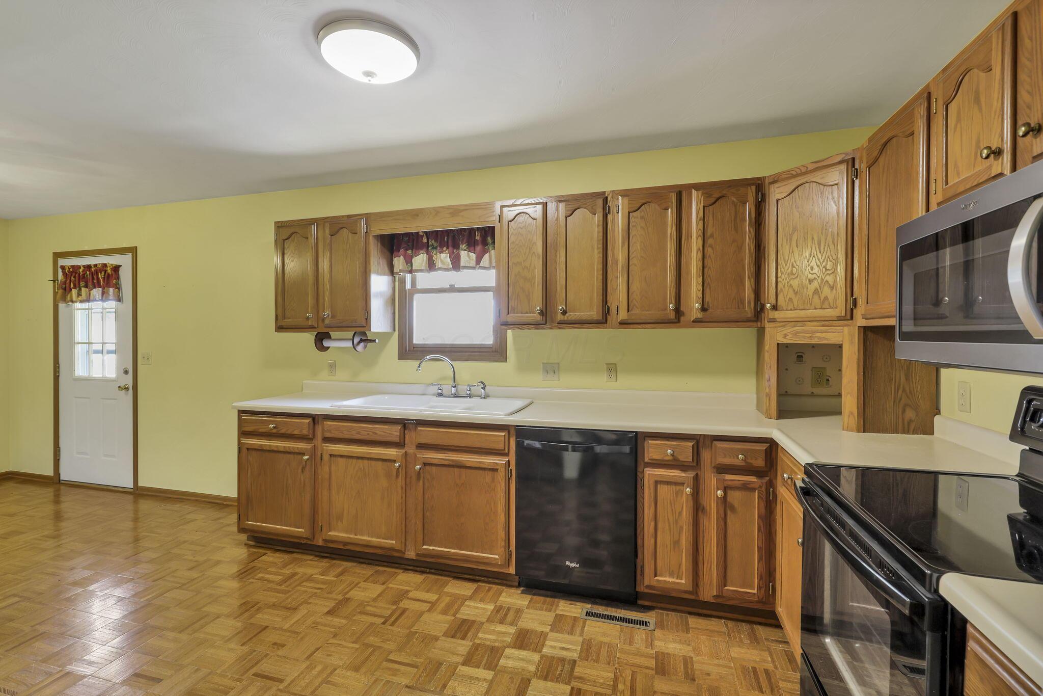 2085 Pierre Drive, Zanesville, Ohio image 45