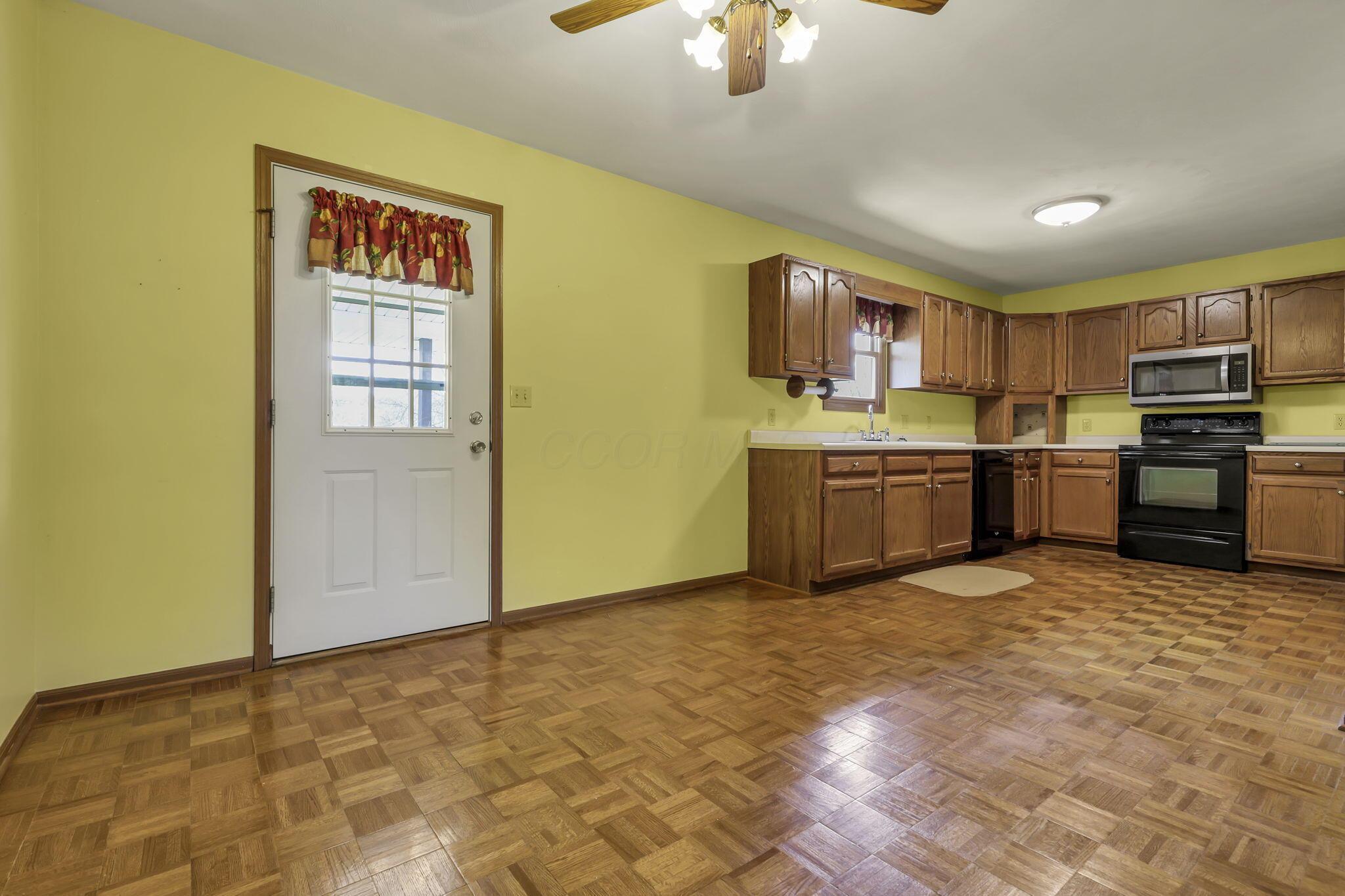 2085 Pierre Drive, Zanesville, Ohio image 50