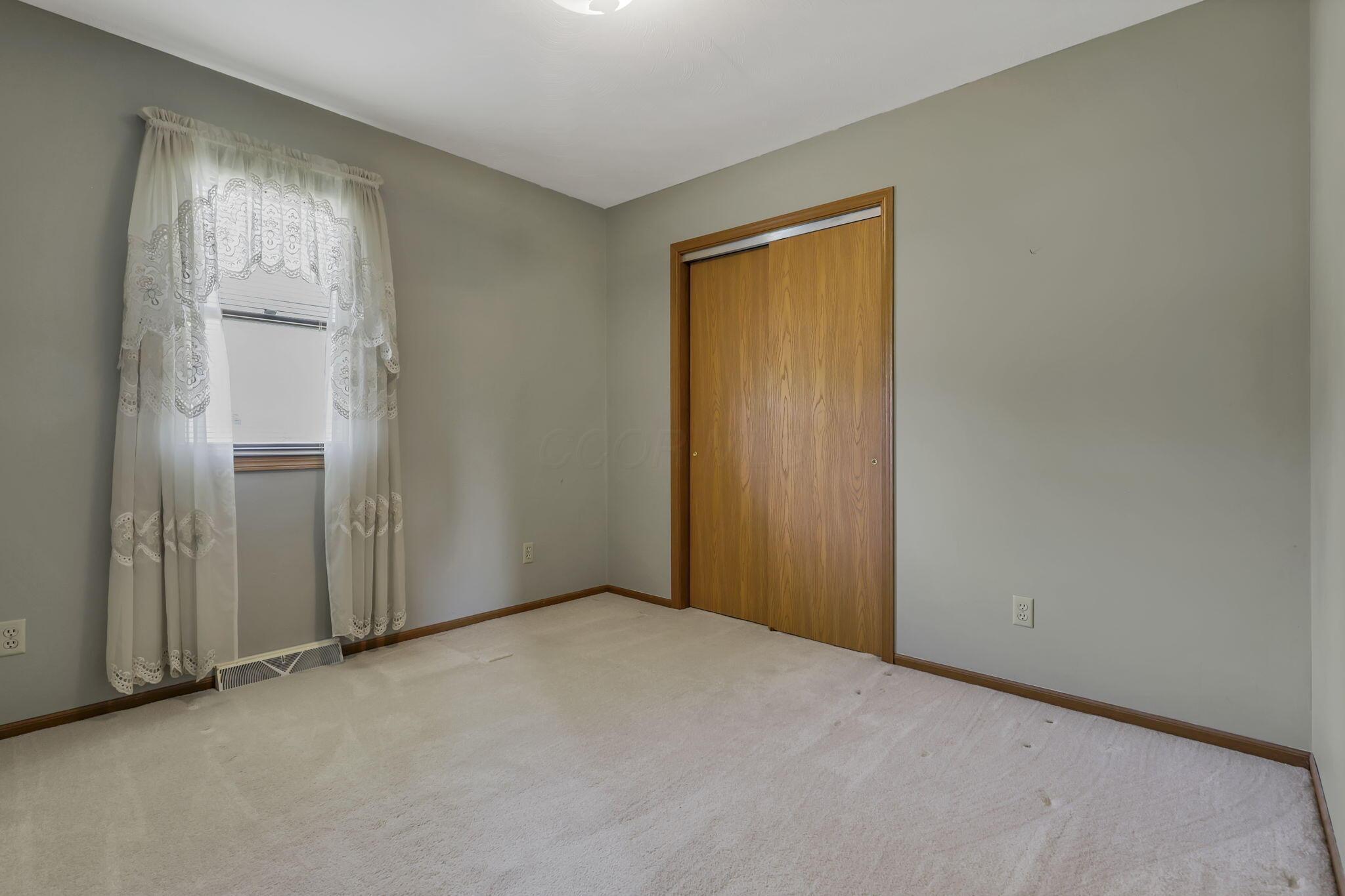 2085 Pierre Drive, Zanesville, Ohio image 36