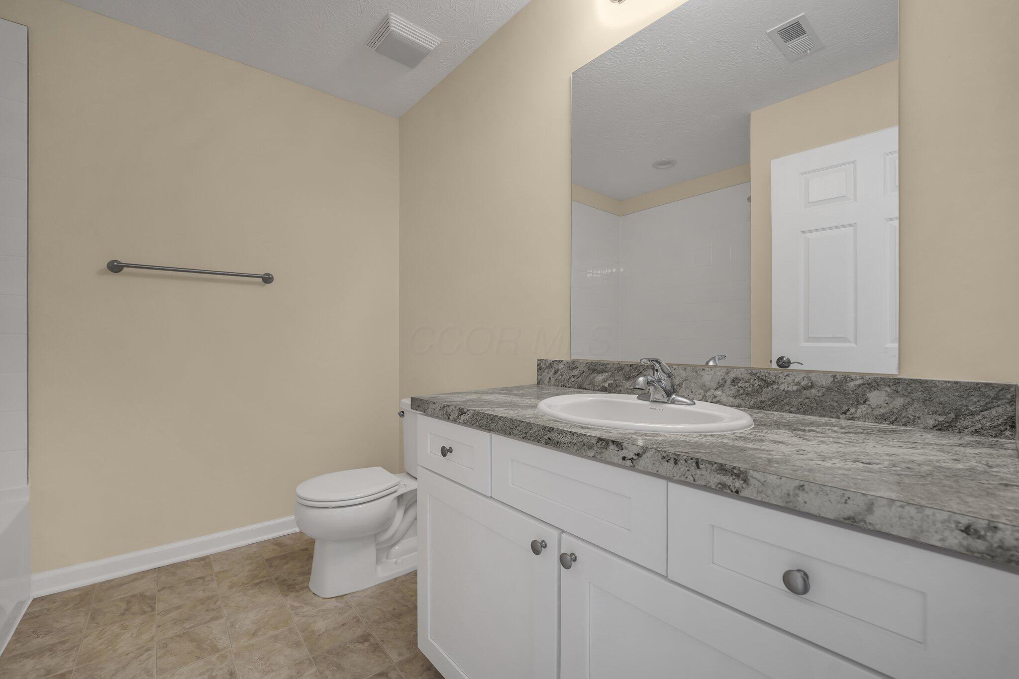611 Woods Edge Lane, Newark, Ohio image 24