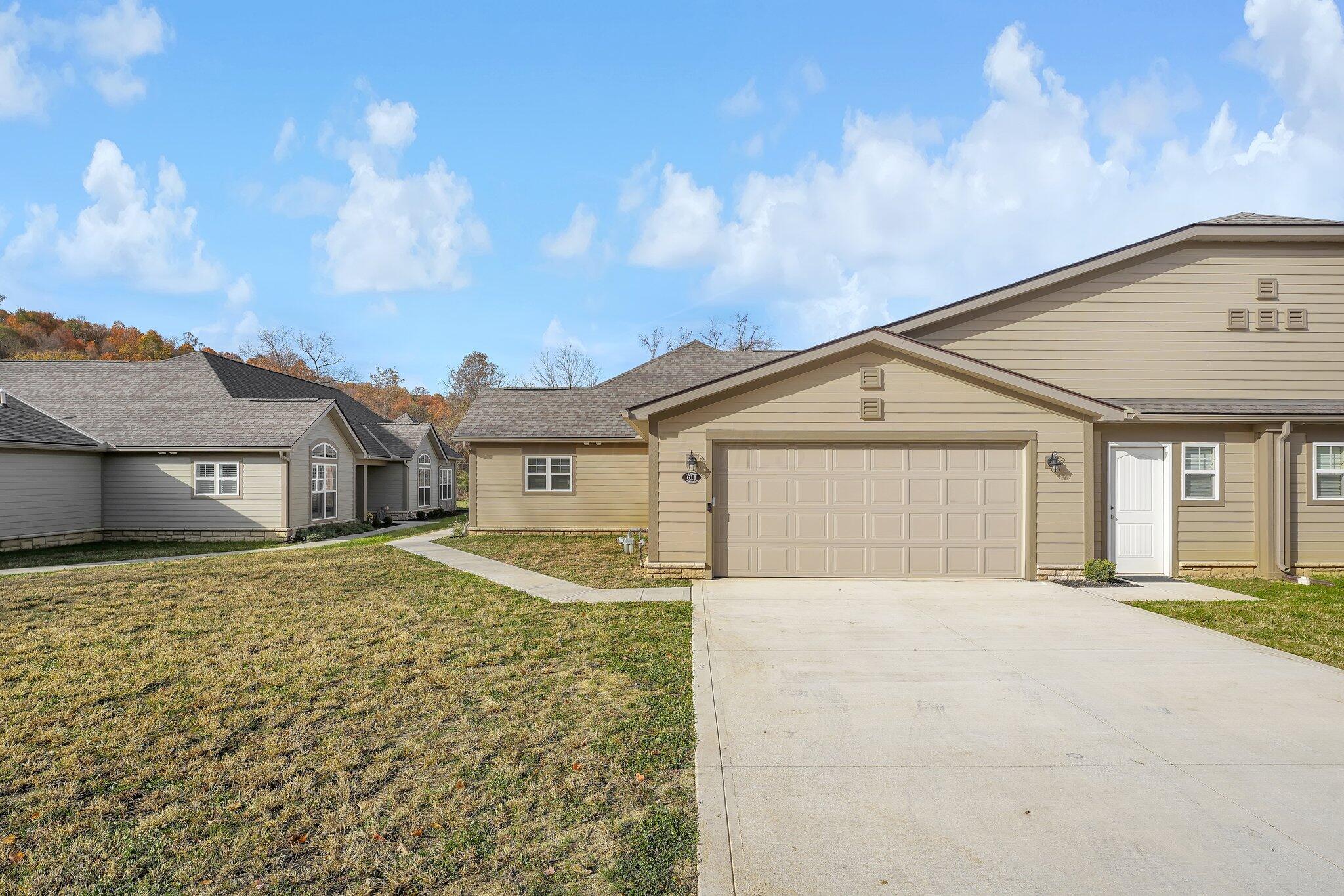 611 Woods Edge Lane, Newark, Ohio image 3