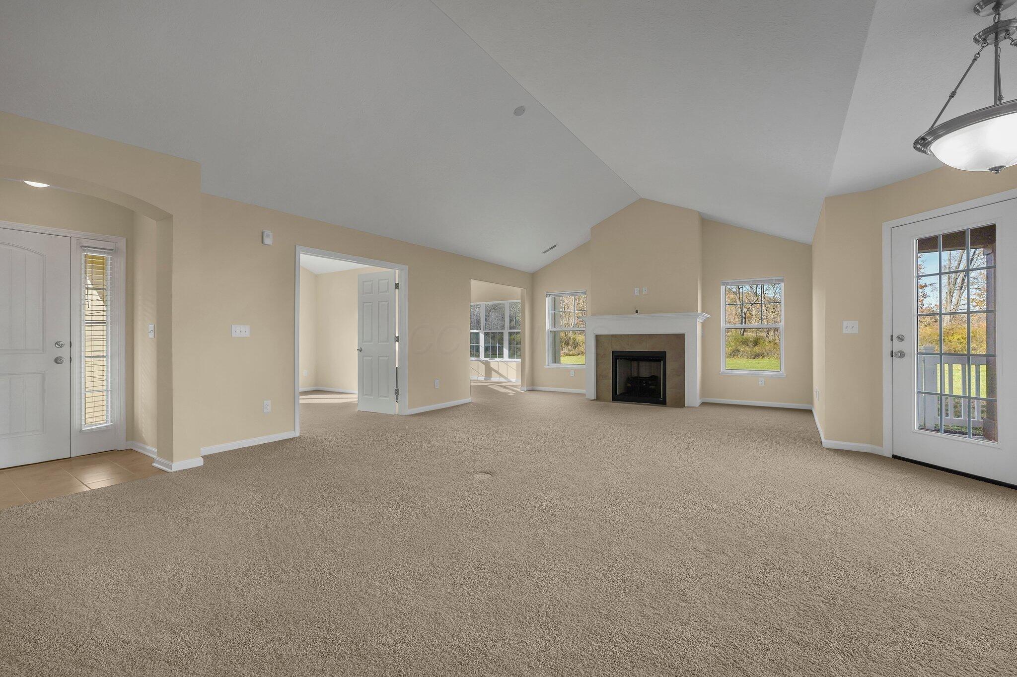 611 Woods Edge Lane, Newark, Ohio image 6