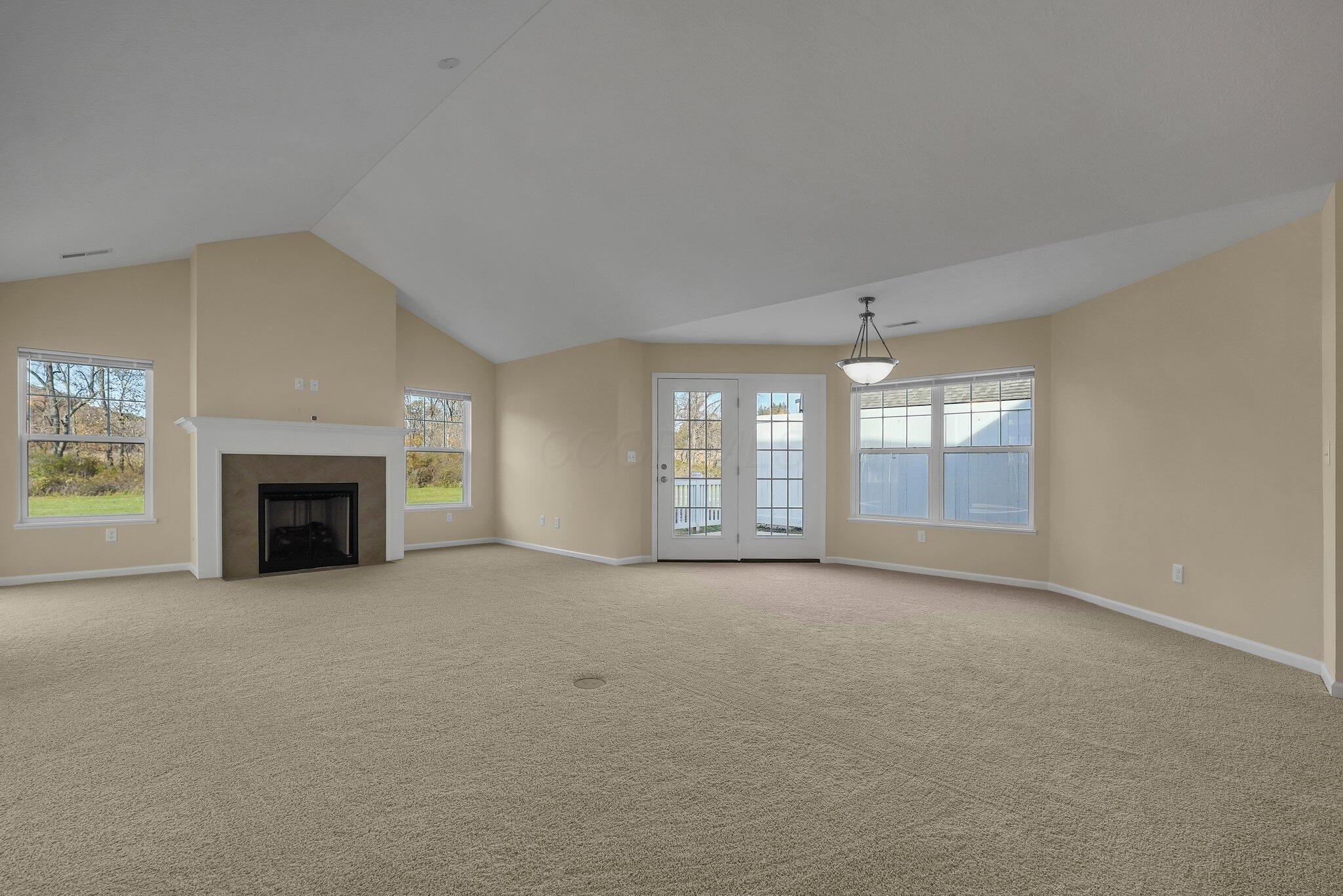 611 Woods Edge Lane, Newark, Ohio image 5