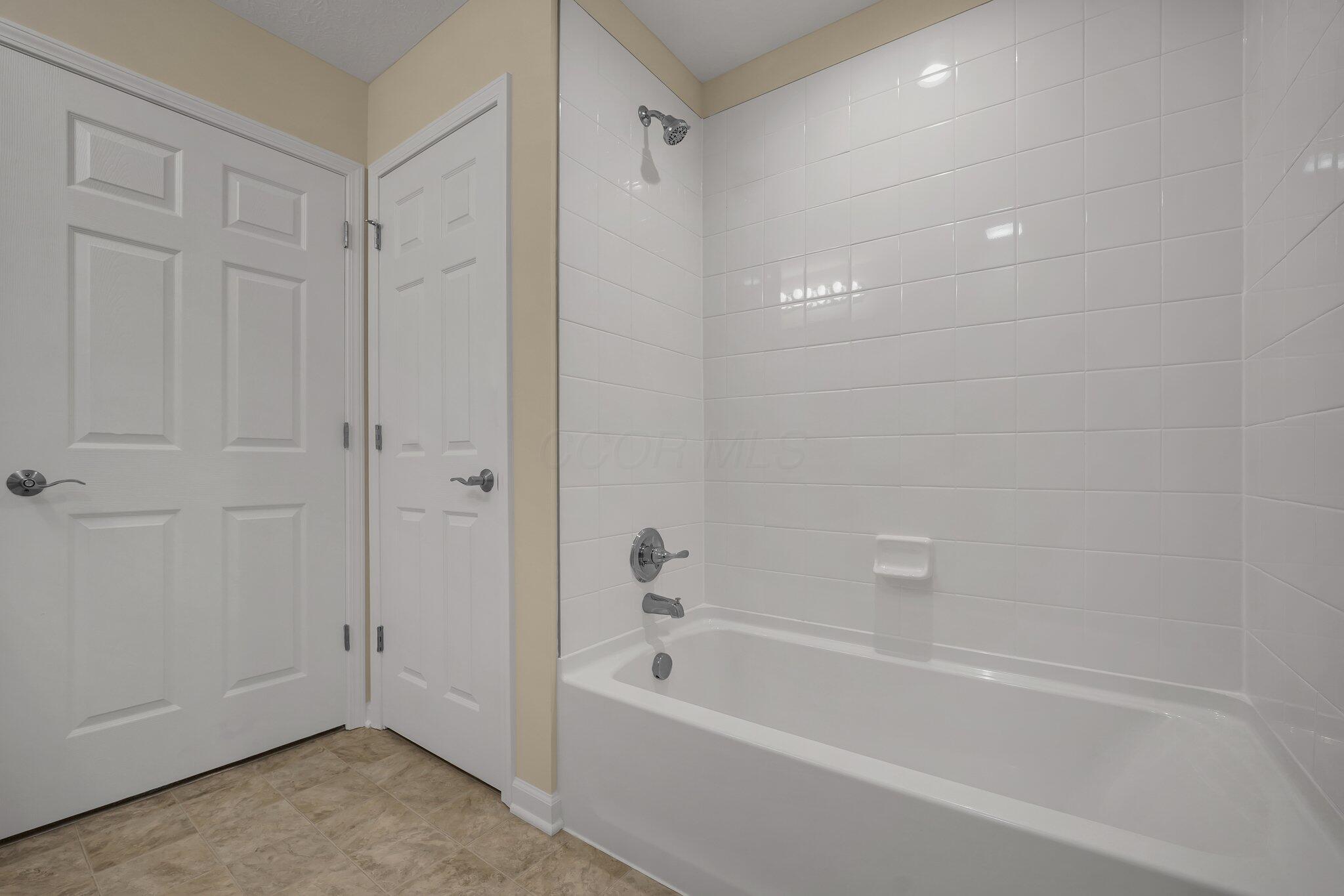 611 Woods Edge Lane, Newark, Ohio image 25