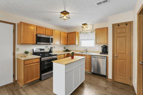 Tiny photo for 1383 Geranium Drive 265 #265, Blacklick, OH 43004 (MLS # 226004419)