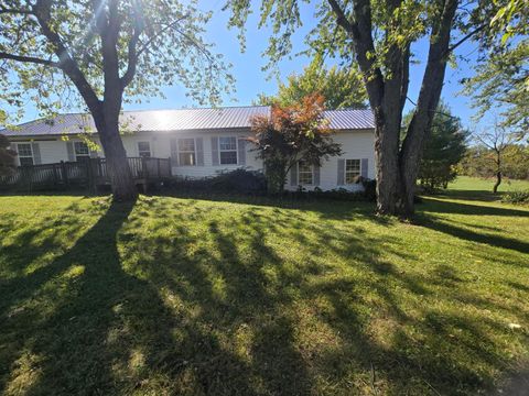 Photo of 11025 heigle Road SW, Stoutsville, OH 43154 (MLS # 225038901)