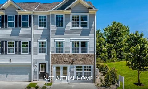 Photo of 2685 Meigs Drive, Columbus, OH 43207 (MLS # 225045397)