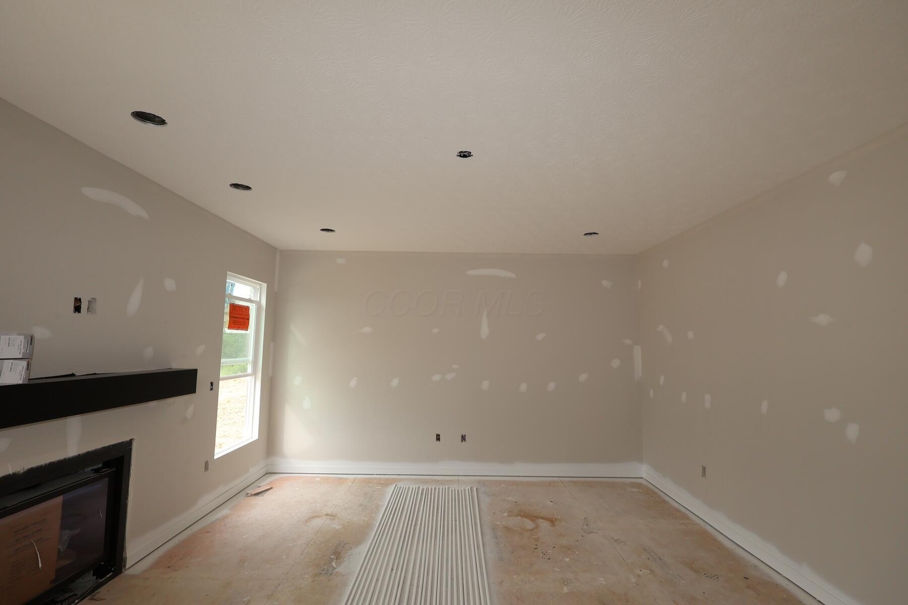 979 Heimat Haus Drive, Grove City, Ohio image 5