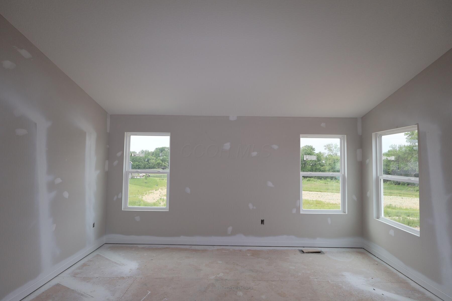 979 Heimat Haus Drive, Grove City, Ohio image 9