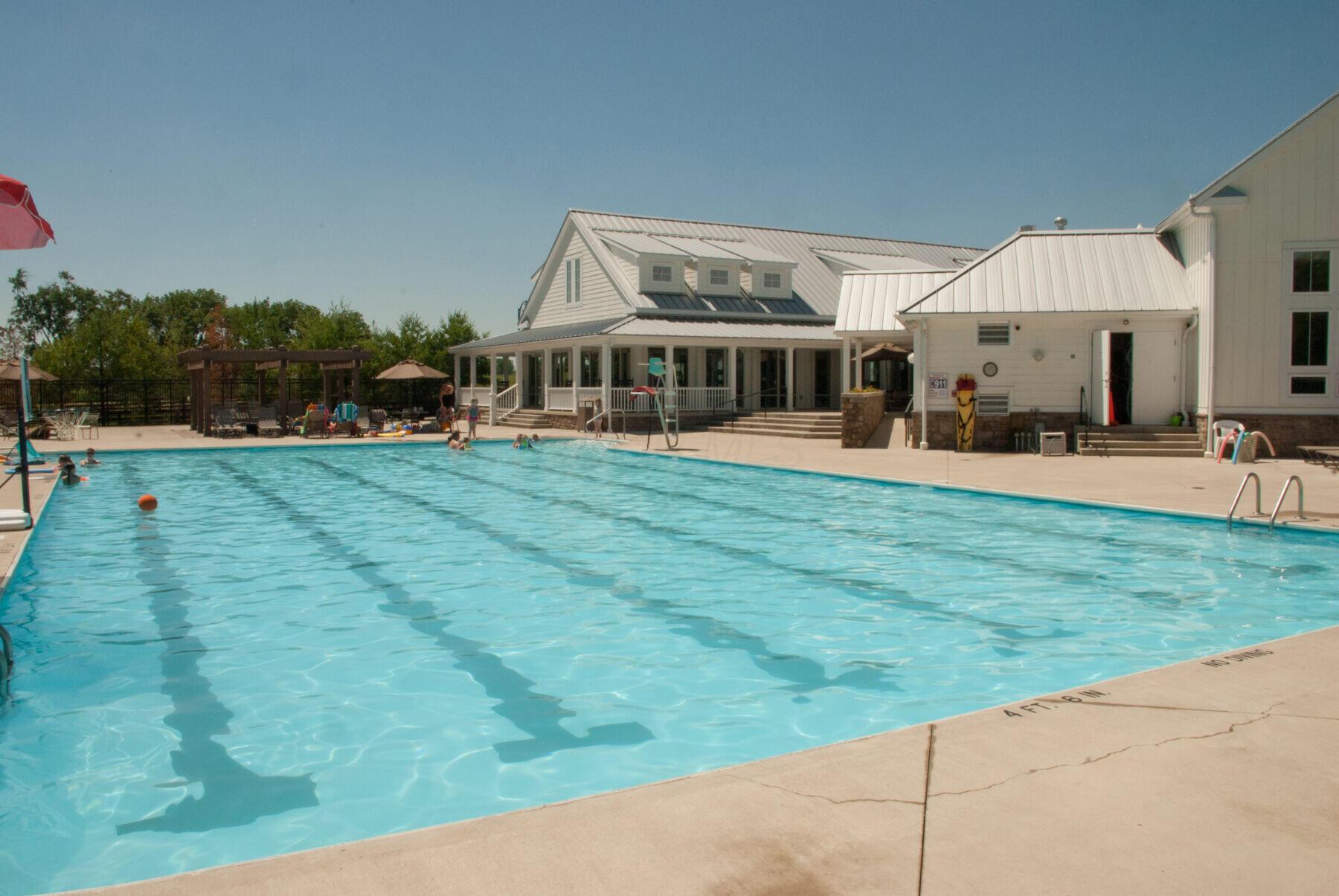 979 Heimat Haus Drive, Grove City, Ohio image 16