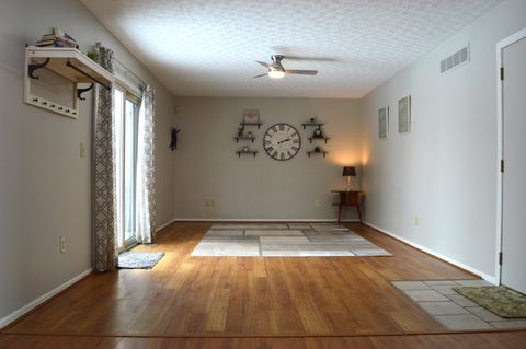 Tiny photo for 1093 Green Meadow Avenue, Lancaster, OH 43130 (MLS # 226003179)