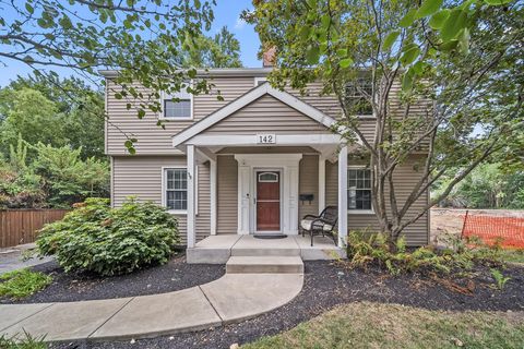 Photo of 142 W Schreyer Place, Columbus, OH 43214 (MLS # 225032313)