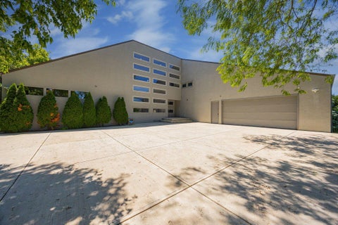 Photo of 8575 Torwoodlee Court, Dublin, OH 43017 (MLS # 226020507)