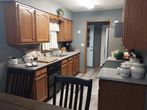 Tiny photo for 112 Erin Court A #A, Hillsboro, OH 45133 (MLS # 226027374)