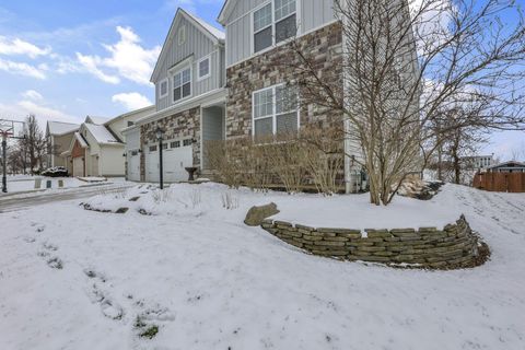 Tiny photo for 566 Preston Trails Drive, Pickerington, OH 43147 (MLS # 226004433)