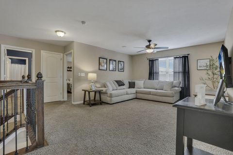 Tiny photo for 566 Preston Trails Drive, Pickerington, OH 43147 (MLS # 226004433)