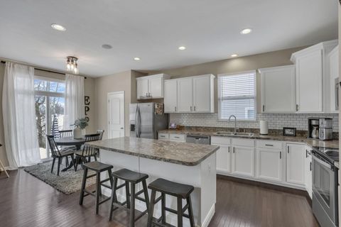 Tiny photo for 566 Preston Trails Drive, Pickerington, OH 43147 (MLS # 226004433)