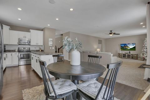 Tiny photo for 566 Preston Trails Drive, Pickerington, OH 43147 (MLS # 226004433)