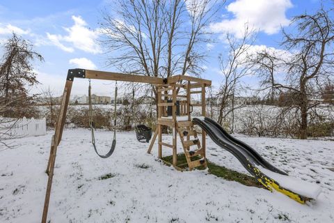 Tiny photo for 566 Preston Trails Drive, Pickerington, OH 43147 (MLS # 226004433)