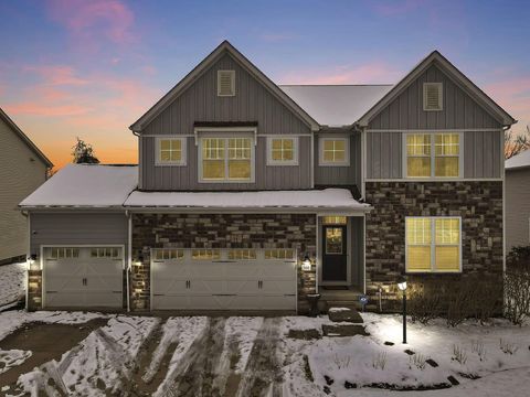 Photo of 566 Preston Trails Drive, Pickerington, OH 43147 (MLS # 226004433)