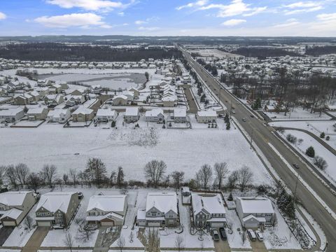 Tiny photo for 566 Preston Trails Drive, Pickerington, OH 43147 (MLS # 226004433)