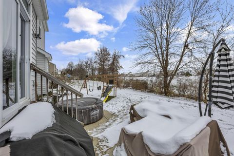 Tiny photo for 566 Preston Trails Drive, Pickerington, OH 43147 (MLS # 226004433)