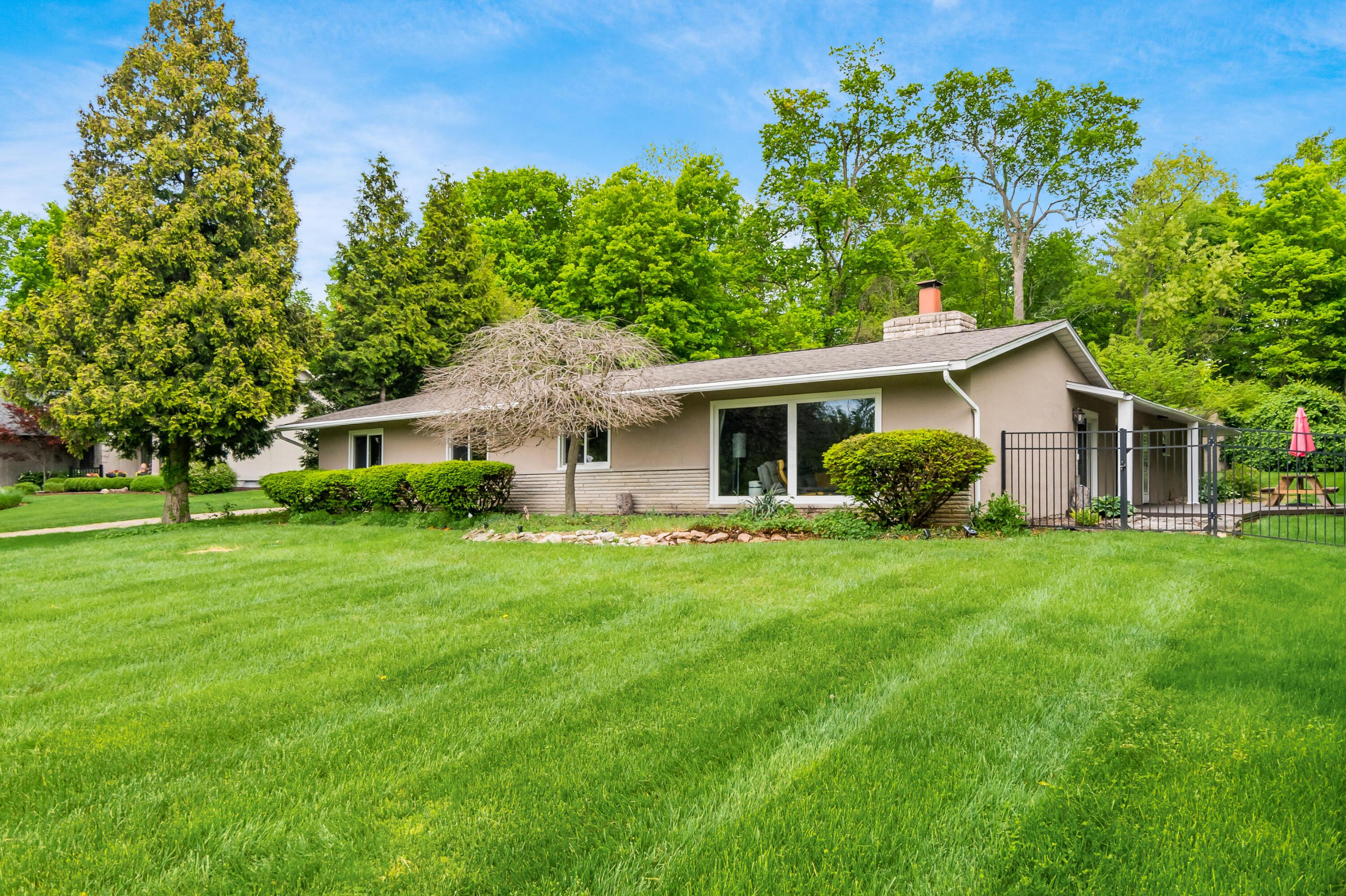 7321 Riverside Drive, Powell, Ohio image 2