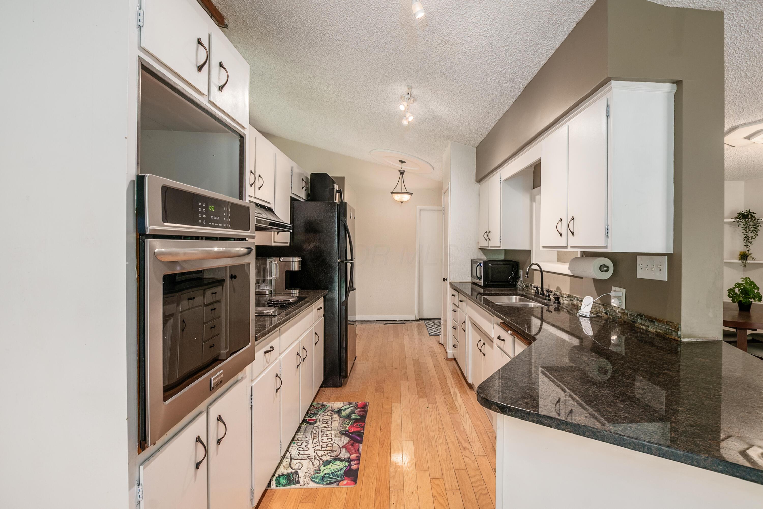 7321 Riverside Drive, Powell, Ohio image 16