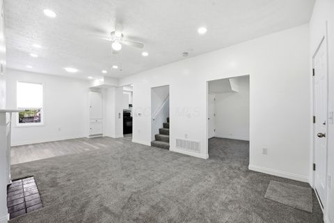 Tiny photo for 27 S Oakley Avenue, Columbus, OH 43204 (MLS # 225039626)