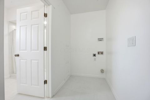 Tiny photo for 27 S Oakley Avenue, Columbus, OH 43204 (MLS # 225039626)