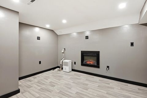 Tiny photo for 27 S Oakley Avenue, Columbus, OH 43204 (MLS # 225039626)