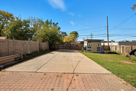 Tiny photo for 27 S Oakley Avenue, Columbus, OH 43204 (MLS # 225039626)
