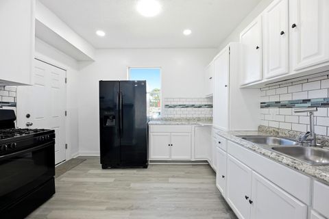 Tiny photo for 27 S Oakley Avenue, Columbus, OH 43204 (MLS # 225039626)