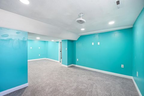 Tiny photo for 27 S Oakley Avenue, Columbus, OH 43204 (MLS # 225039626)