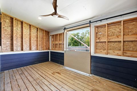 Tiny photo for 27 S Oakley Avenue, Columbus, OH 43204 (MLS # 225039626)