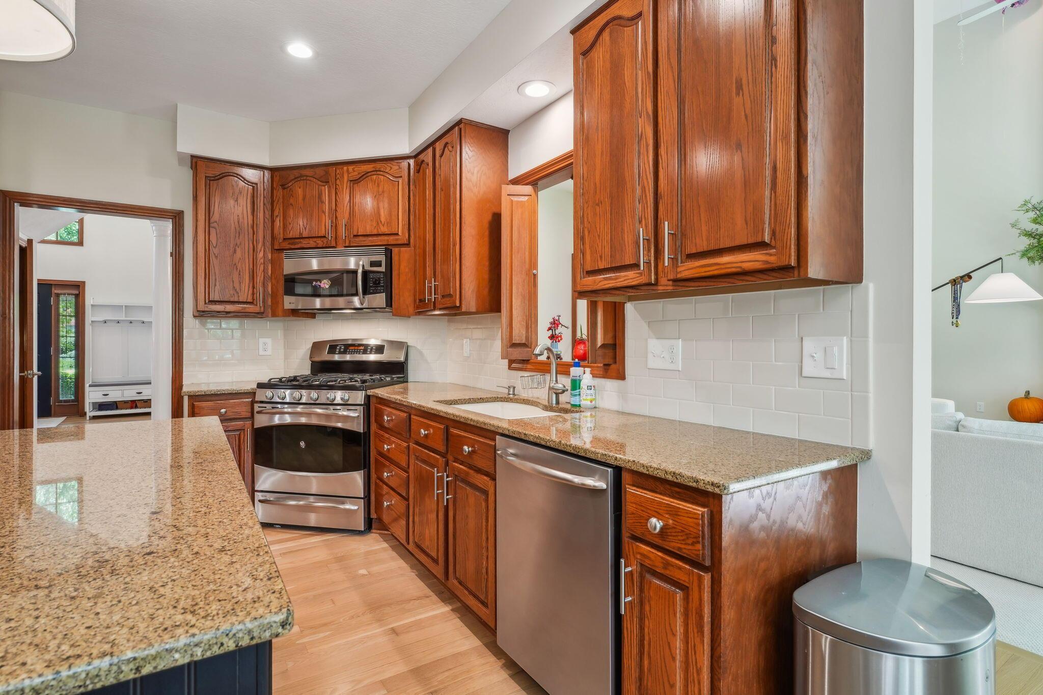 1229 Whispering Meadow Court, New Albany, Ohio image 12