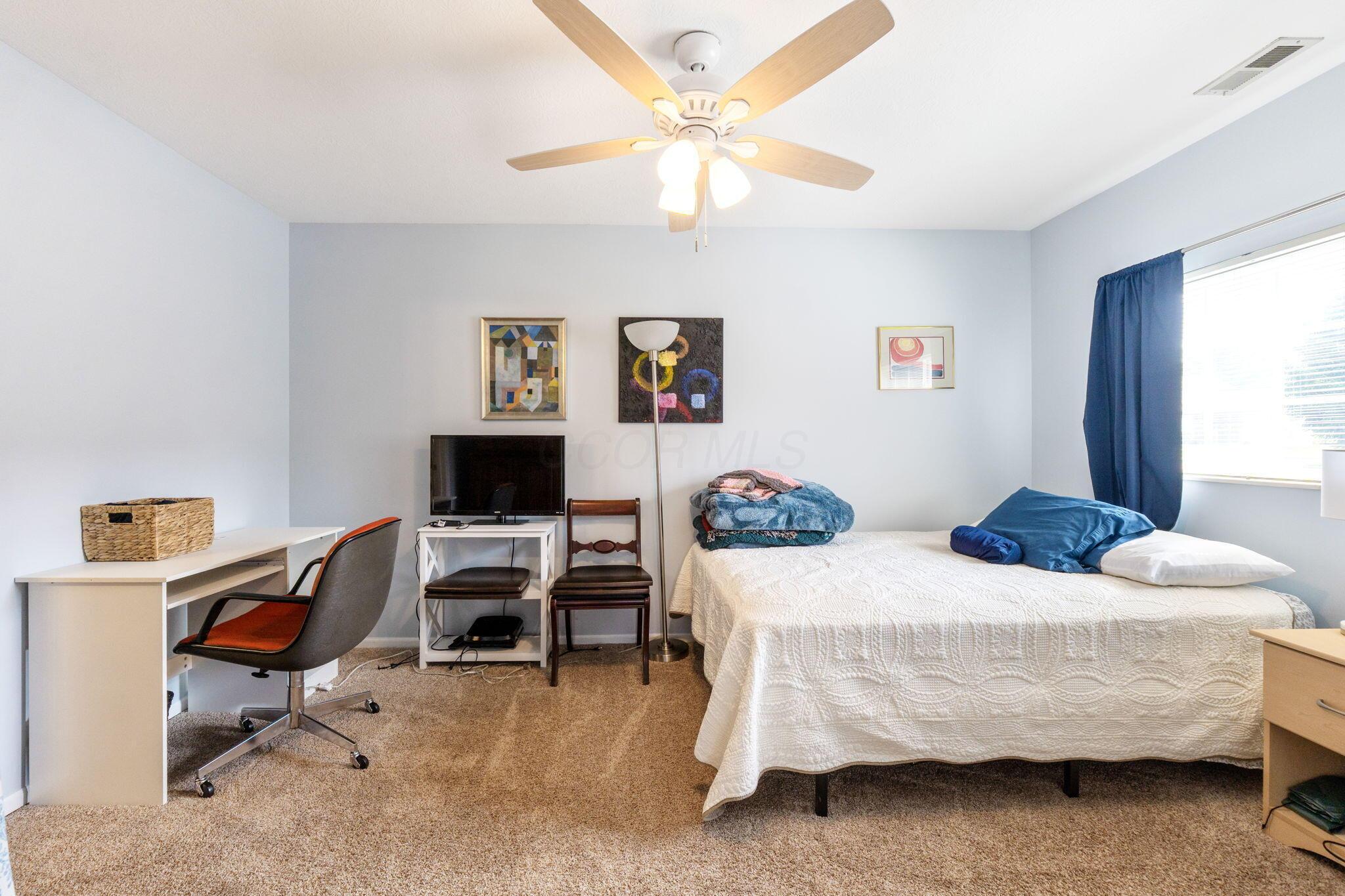 4075 Chennin Drive, Columbus, Ohio image 36