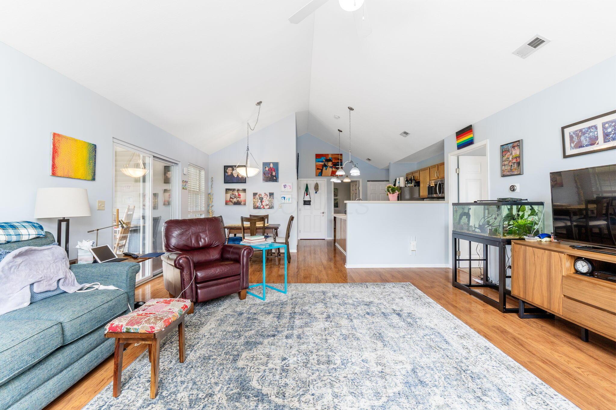 4075 Chennin Drive, Columbus, Ohio image 14