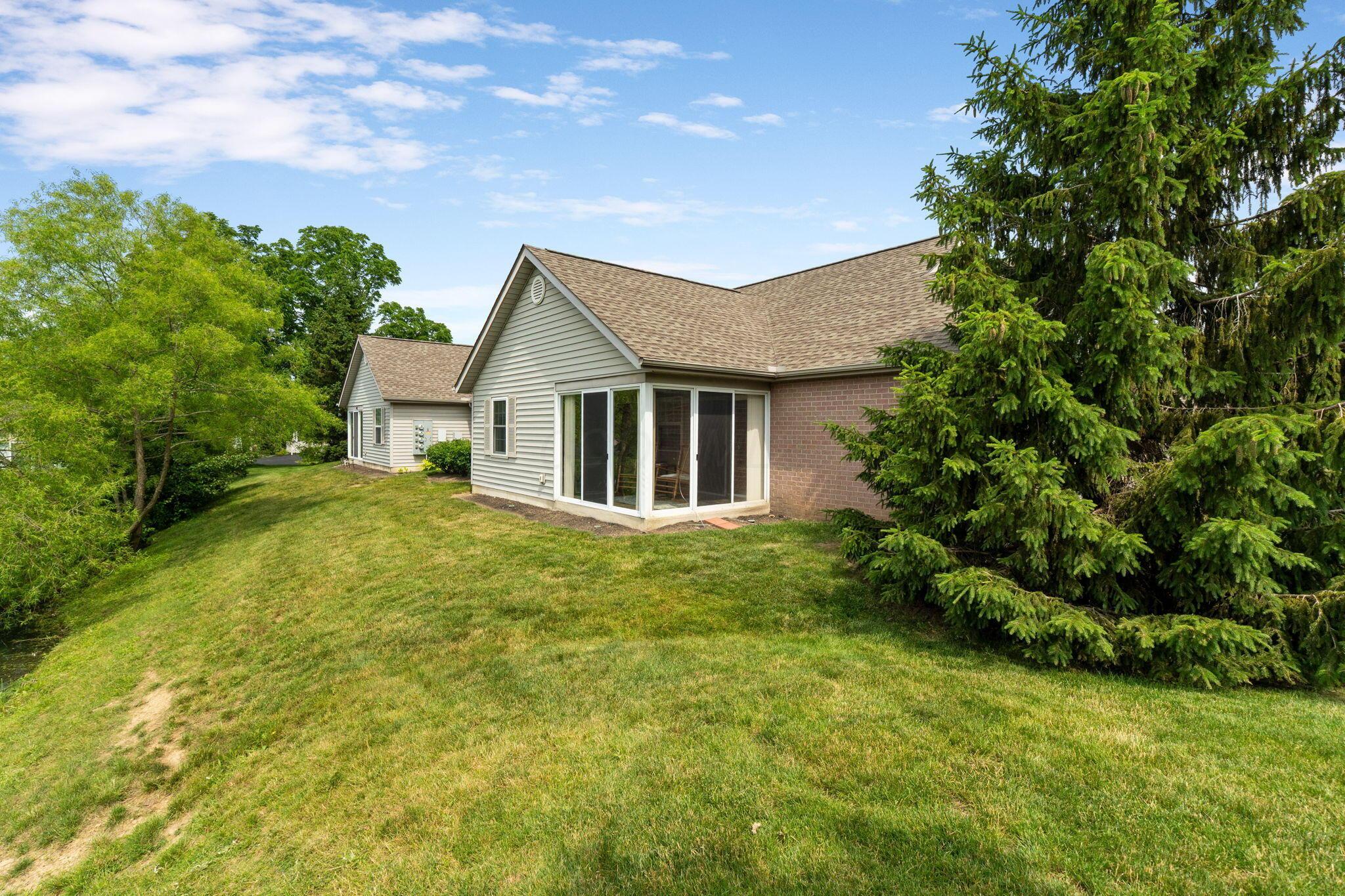 4075 Chennin Drive, Columbus, Ohio image 11