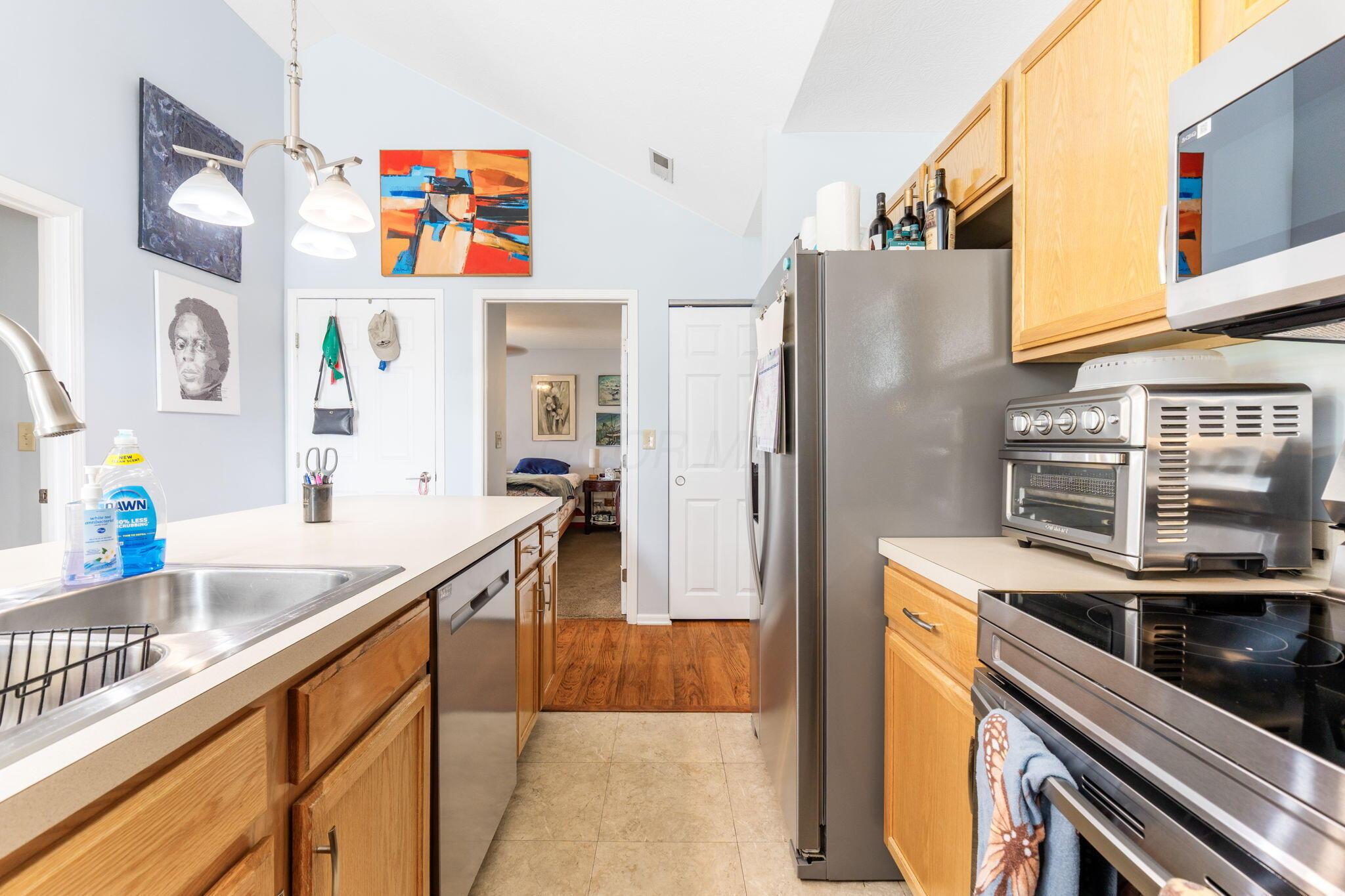 4075 Chennin Drive, Columbus, Ohio image 24