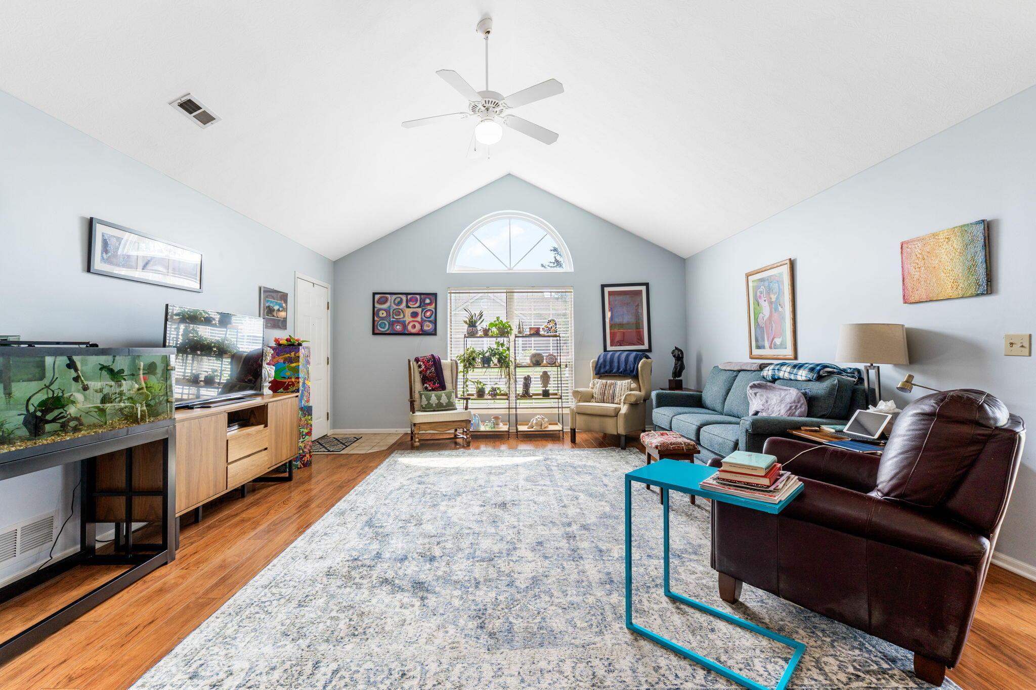 4075 Chennin Drive, Columbus, Ohio image 16