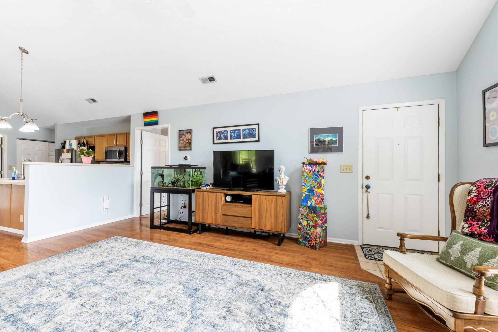 4075 Chennin Drive, Columbus, Ohio image 15