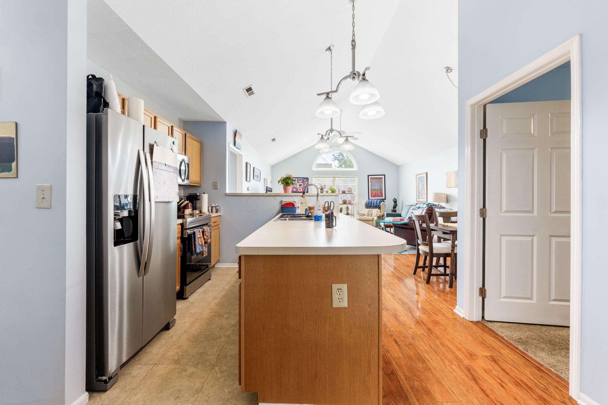 4075 Chennin Drive, Columbus, Ohio image 21