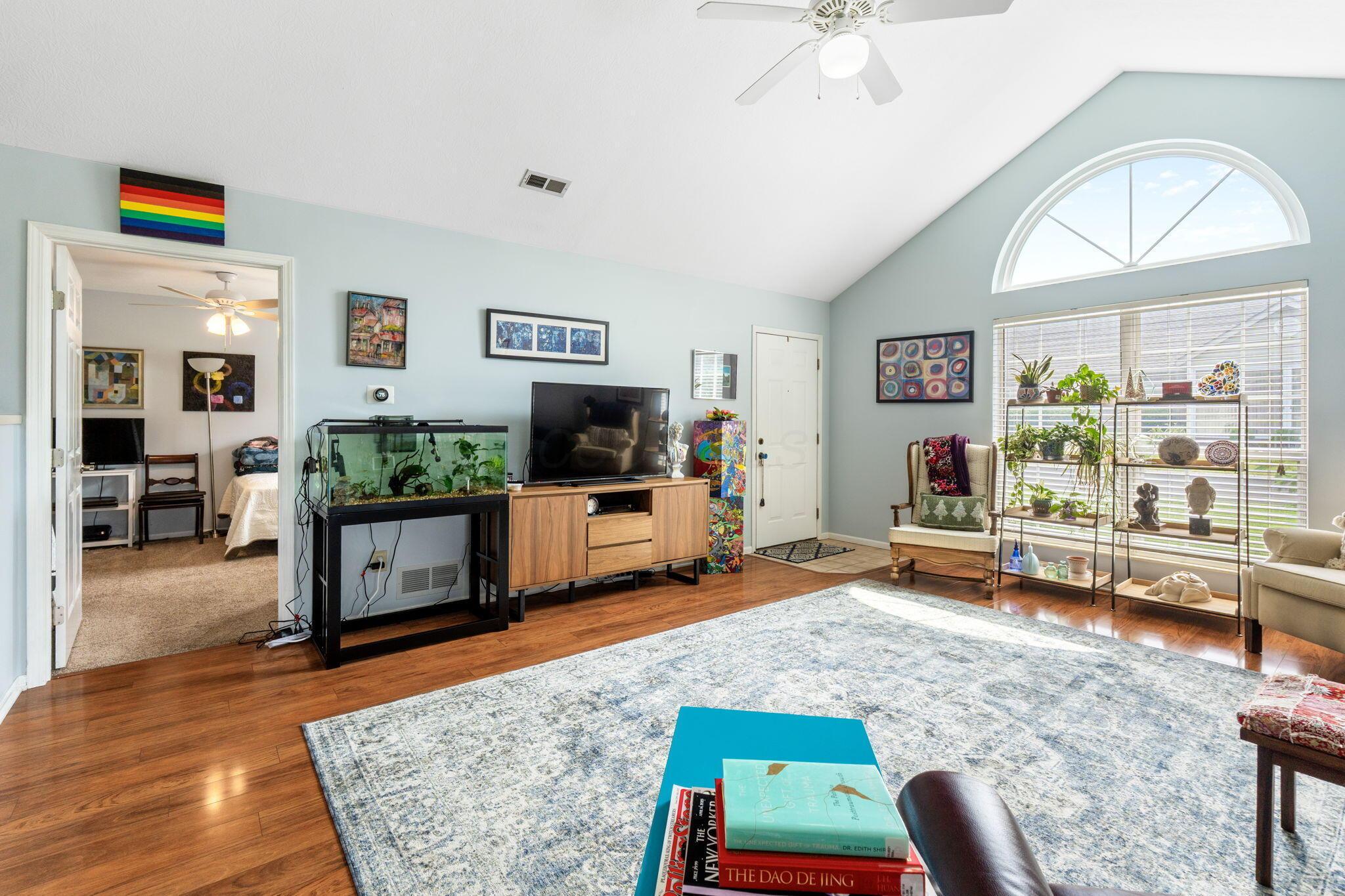 4075 Chennin Drive, Columbus, Ohio image 18