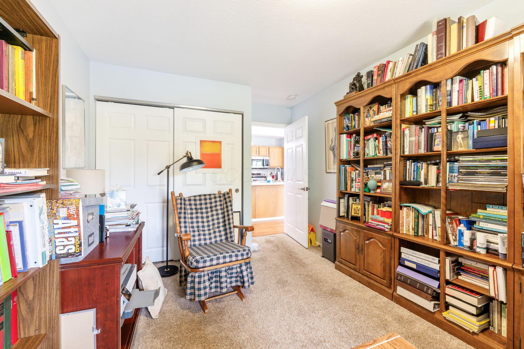 4075 Chennin Drive, Columbus, Ohio image 35