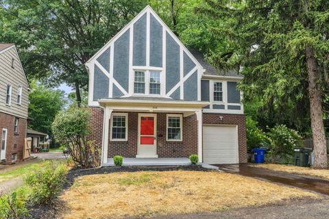 Single Family Residence in Columbus OH 586 North Broadway Street.jpg