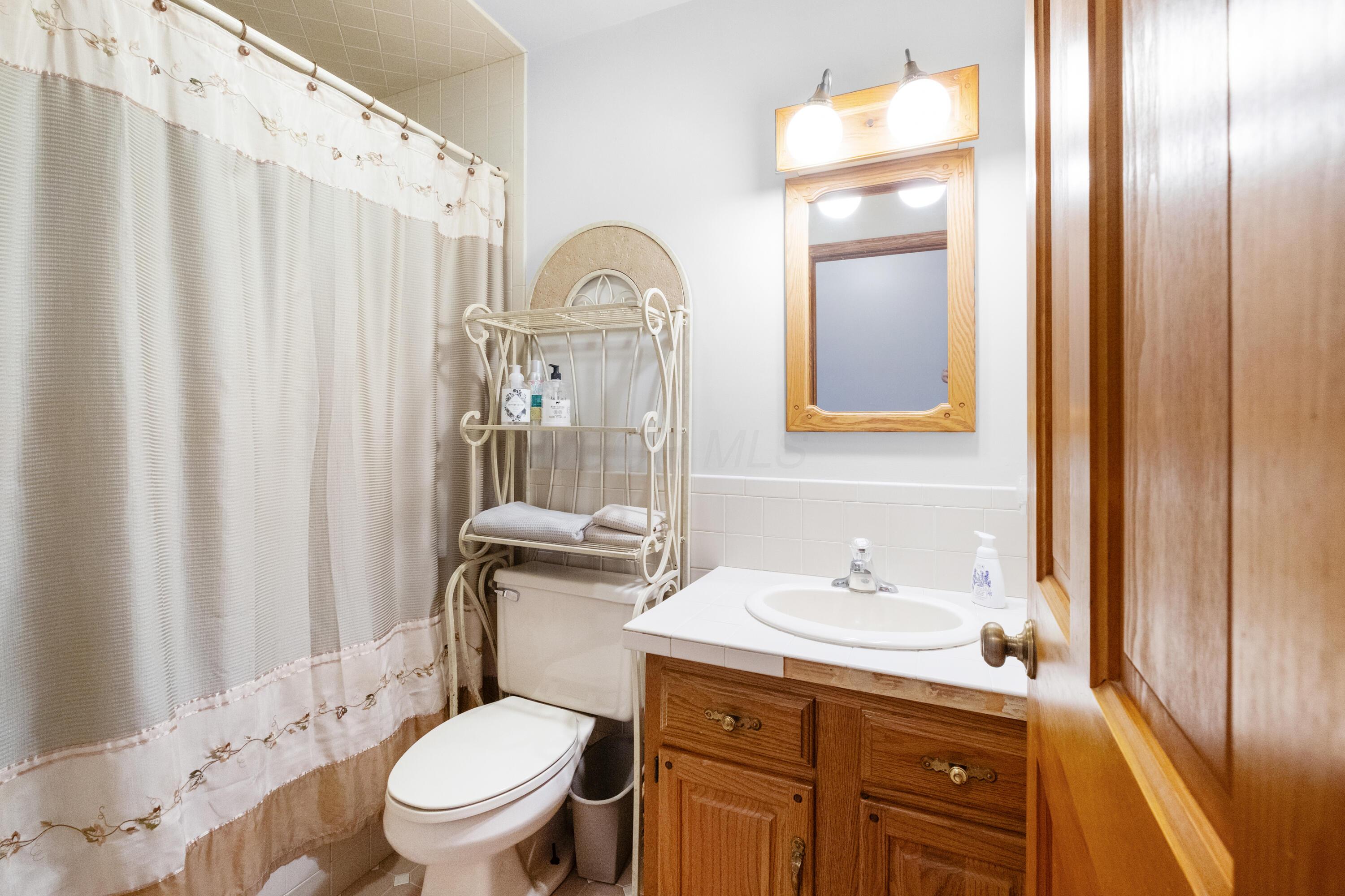 17570 Allen Road, Mount Vernon, Ohio image 23