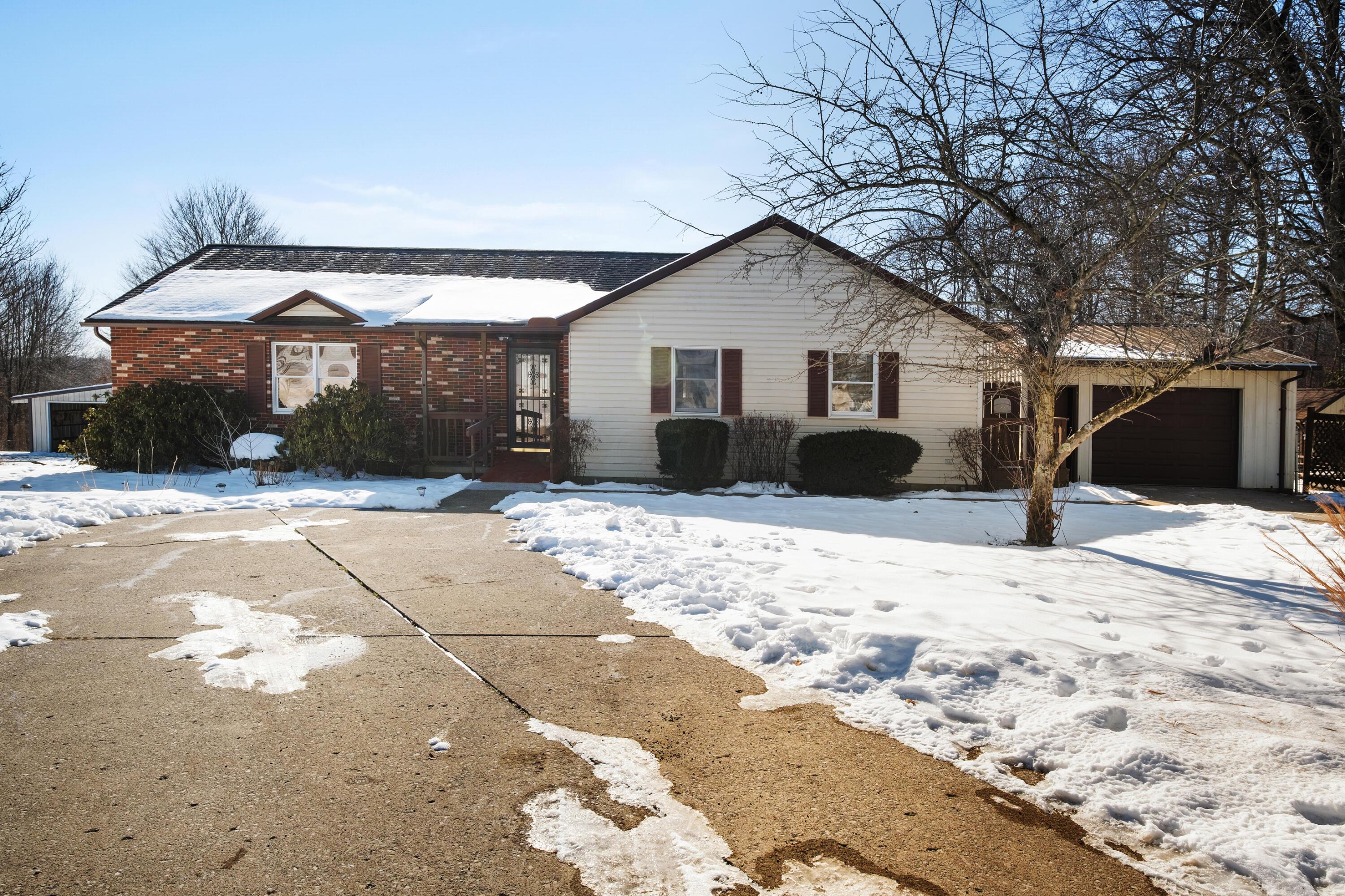 17570 Allen Road, Mount Vernon, Ohio image 2