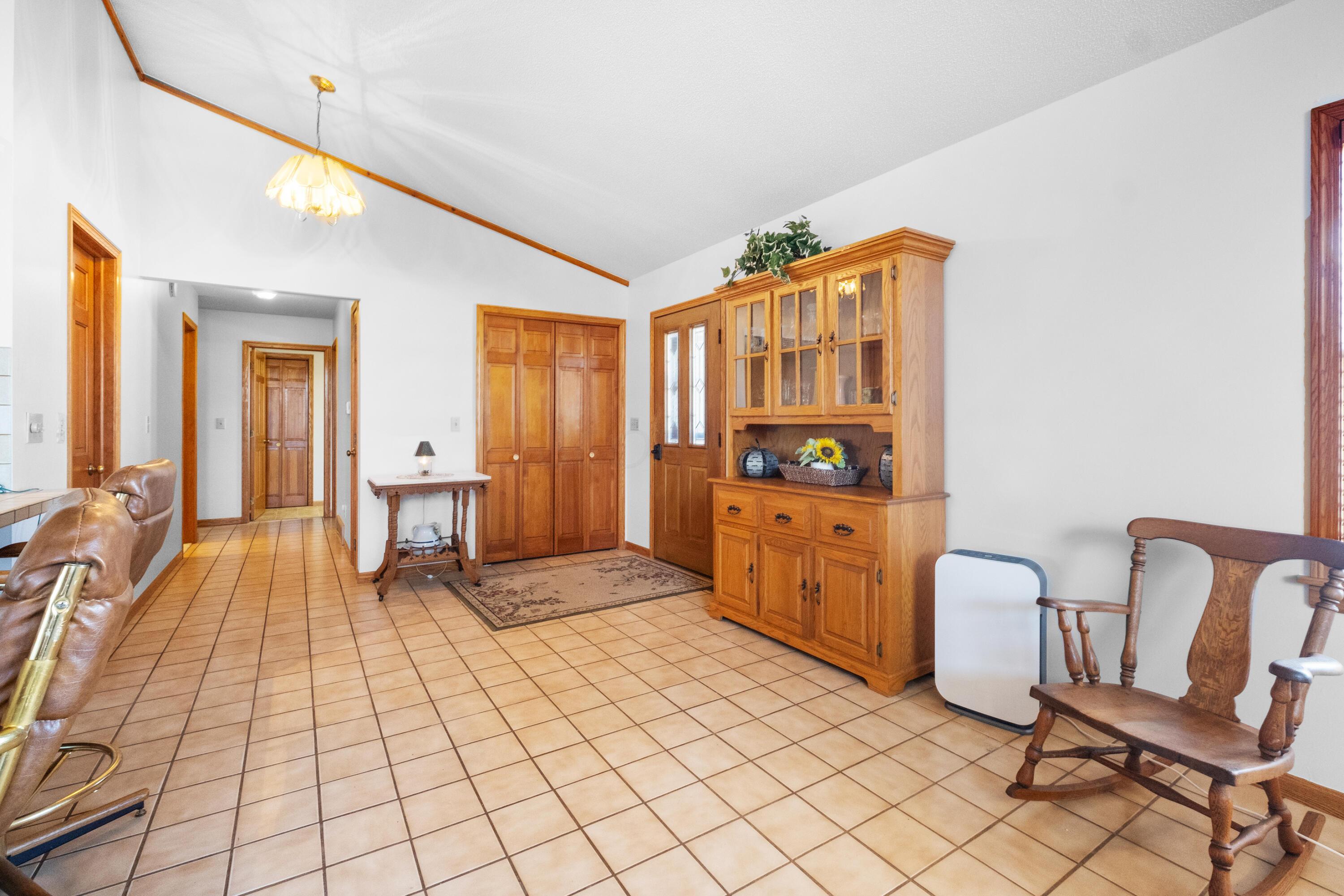 17570 Allen Road, Mount Vernon, Ohio image 4